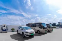 City Holiday Hotel  Guangzhou Baiyun Airport Renhe Metro Exit B - Parkplatz