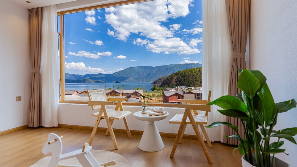 Lugu Lake Yinlu Boutique Lake Scenic Resort