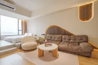 Yisu Artistichome Homestay (Zhanjiang Wanda Rongsheng Branch) - رومانسي