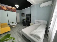 Free People E-sports Hotel