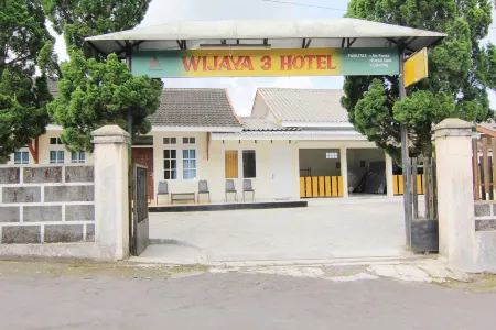 Hotel Wijaya 3 Kaliurang Отели в г. Pakem