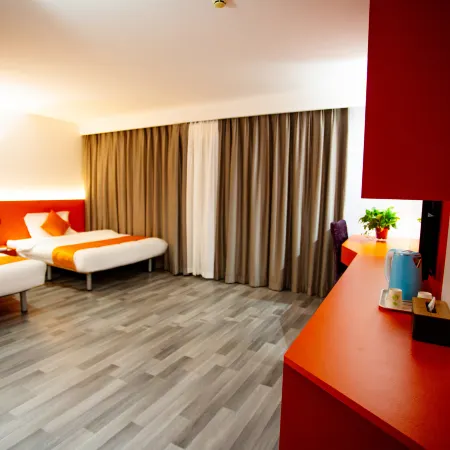 iya Hotel