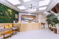 Sizhou Business Hotel (Jiashan Railway Station)