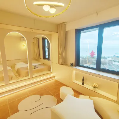 Yuehai Xiaozhu Scenic Apartment (May Fourth Square Olympic Sailing Center) Hotels near Qingdao Beach
