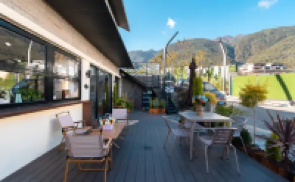 DaLi Midsummer Cloud Glow ·seaview Designer's Vacation Villa