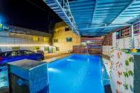 Silver Leef Hotel di Wai