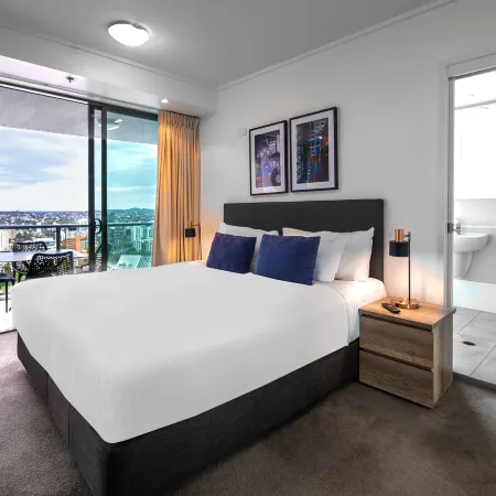 Oaks Brisbane on Felix Suites Отели рядом с достопримечательностью «Скалы Кангару-Пойнт»