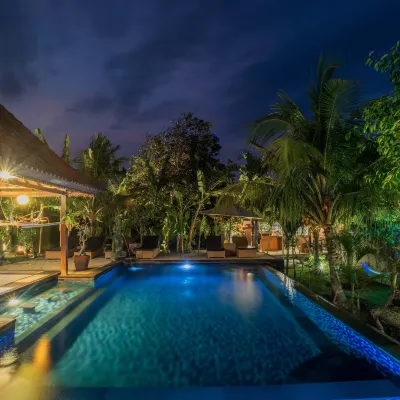 Sunset Garden Nusa Lembongan Hotels near Devil's Tear