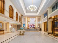 Vienna Hotel(Yucheng Debai Store） - parking