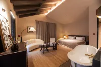 Ruo Jian Xi Homestay (Xiling Snow Mountain) - พร้อมระเบียง