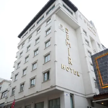 Demir Hotel ofis parkı yakınındaki oteller