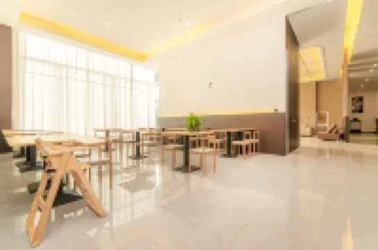 Maitreya Haiyue Film and Television Hotel