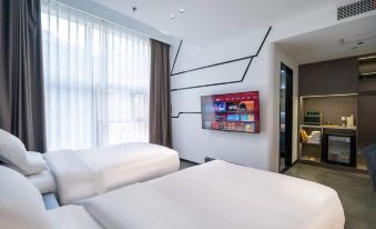 π E-sports Hotel (Tianjin Nankai Joy City Branch)