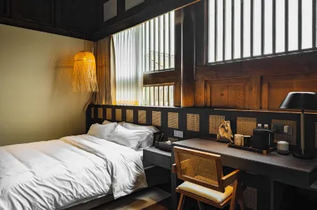 Moonlit Courtyard of Lizhuang Отели рядом с достопримечательностью «Li Zhuang Lv You»