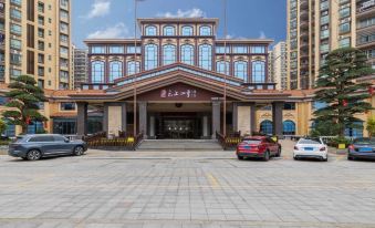 Home Inn Four Seasons Hotel (Huizhou Boluo Shiwan Yanjiang Road)