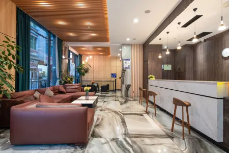 Huayuan Hotel (Maguan County Government Anping Square Branch)