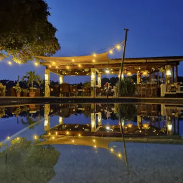 Edgewater Dive & Spa Resort Отели рядом с достопримечательностью «Пляж Сабанг»