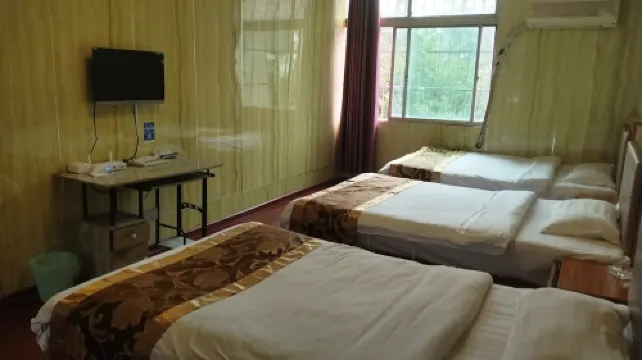 Huaying Chunqing Hotel