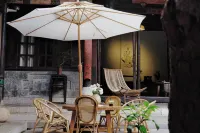 Tranquil Yard Life - Kitchens