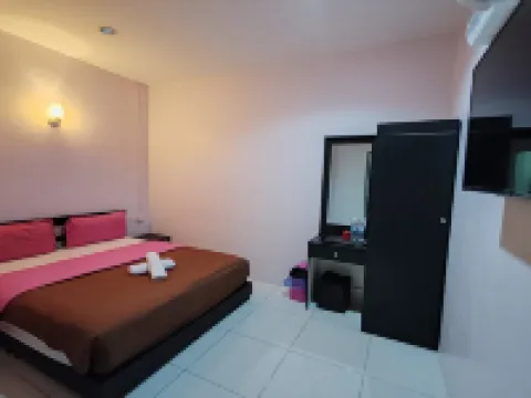 Hotel Kuang Hua Sitiawan Near To UniKL-MIMET Hotel di Sitiawan