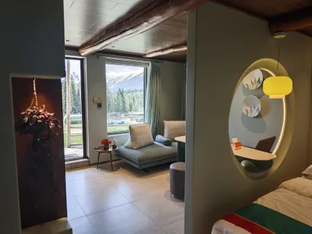 QINGYISHUIYUNJIAN Отели рядом с достопримечательностью «Genghis Khan Point Sets»