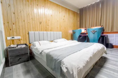 Linqu Reni e-Sports Hotel (Huangshan Road Branch) Hotels near Linqu Bus Terminal