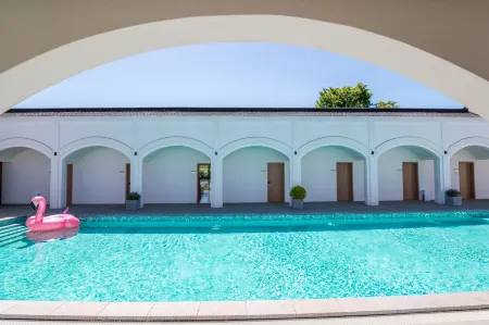 LIyang Mountain Jingmeisu (Nanshan Zhuhai Branch) Отели рядом с достопримечательностью «Yao Hu Town»