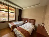 Luqu Langmu Temple Yue Lai Inn