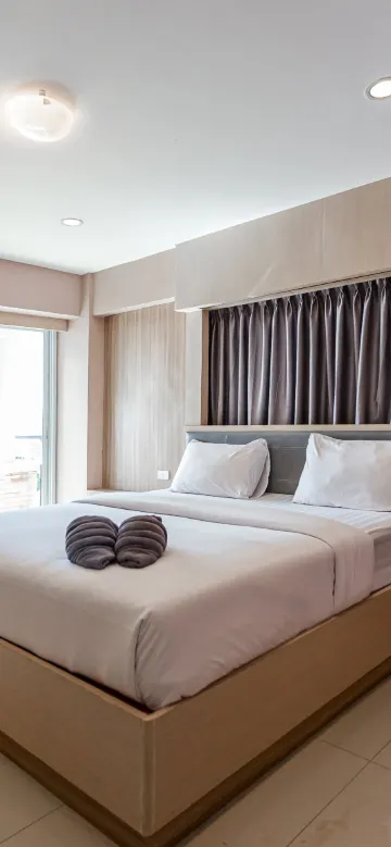 ห้องดีลักซ์ เตียงใหญ่ 1 เตียง