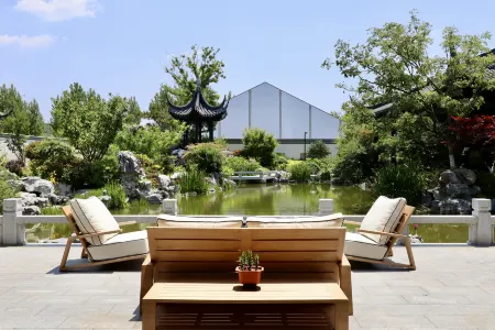 Canbeauty Golf Resort and SPA Weihai Отели рядом с достопримечательностью «Aodaliya Kunshilan Occupation Technology (Nan'an) College Weihai Branch»