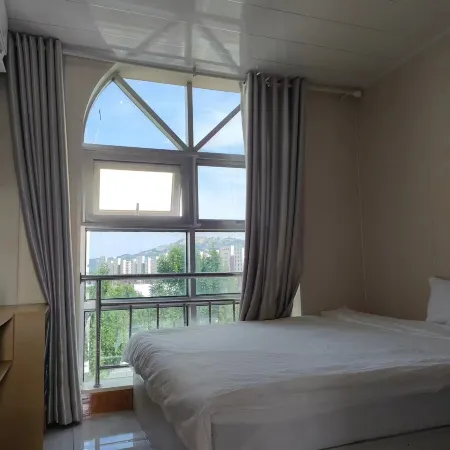 Shanhe Hotel (Rizhao Heshan Town)