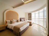Stanton Gaya Hotel Отели рядом с достопримечательностью «Торговый центр Wisma Merdeka»