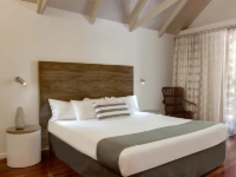 Palm Bungalows Hotels in Hamilton Island