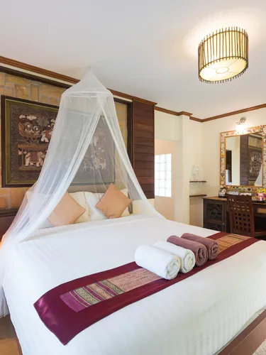 รูปภาพของอ่าวช่อ แกรนด์วิว ไฮด์อะเวย์ รีสอร์ท