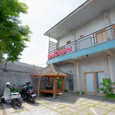 RedDoorz Syariah near Lombok Epicentrum Mall