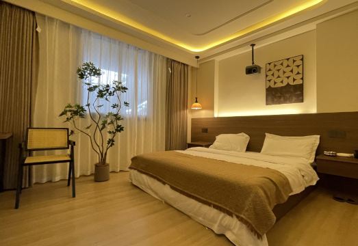Jinhui Fashion Hotel Hotel Overview