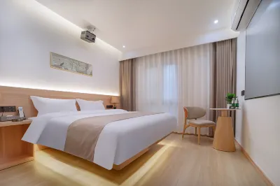 Yachen Hotel (Liuzhou Wuxing Pedestrian Street Qingyun Minsheng Market)