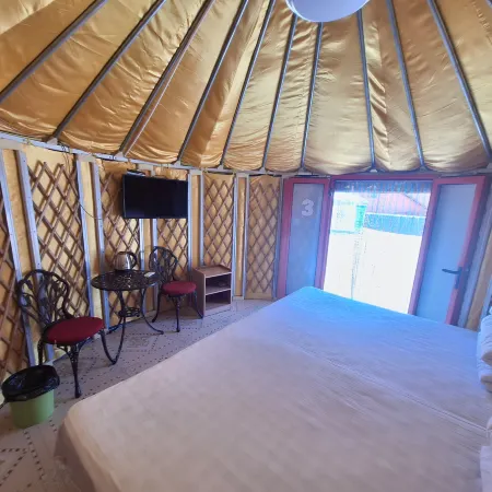 Bashang Yijia Homestay (Zhangbei)
