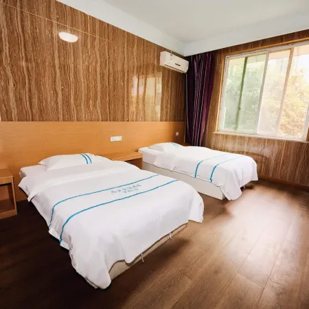 Luojiang Le to the Express Hotel