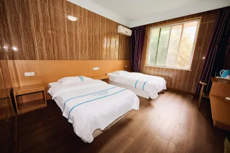 Luojiang Le to the Express Hotel