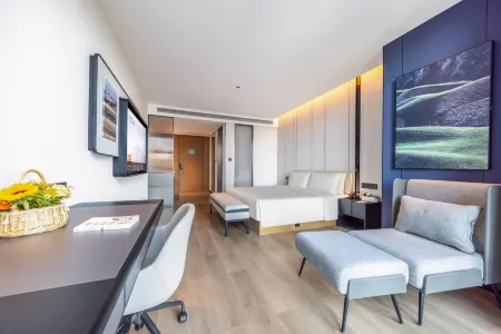 Atour Hotel (Zaozhuang Municipal Government Twin Towers Square Branch) Отели рядом со станцией Zaozhuang Railway Station