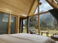 Bingchuan Jiaoxia Wild Luxury Homestay (Jinling) Hotels in Banbar