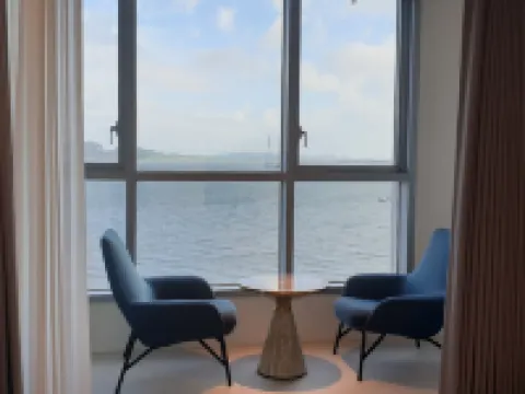 WAVE M HOTEL EAST 始興市のホテル