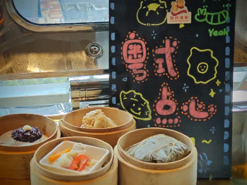 Fairfield by Marriott Xinkai Plaza Отели рядом с достопримечательностью «Nanhai No.1 Middle School Stadium»