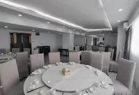 Yilong Haiya Hotel (Xu Changpang Donglai Times Square Caowei Ancient City Branch）