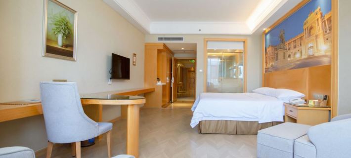 Vienna Hotel (Qionghai Wanquan River Yinhai Road Branch) Hotels in Qionghai