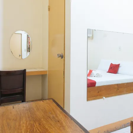 RedDoorz @ Golden Victory Hotel Mabalacat Pampanga โรงแรมในมาบาลากัต