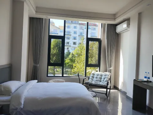 Luoping Tongda Qingyun Hotel