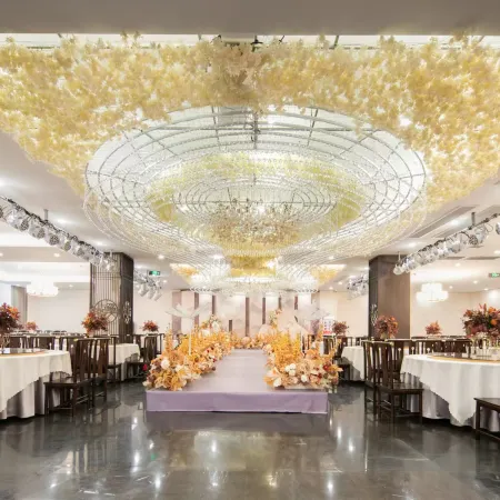 Qian Stream Grand Hotel
