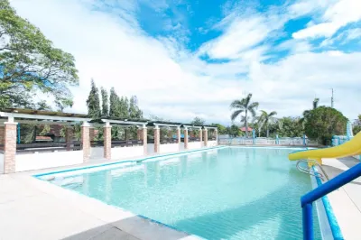 RedDoorz @ Royal Grande Beach Resort Batangas Hotels in Taal